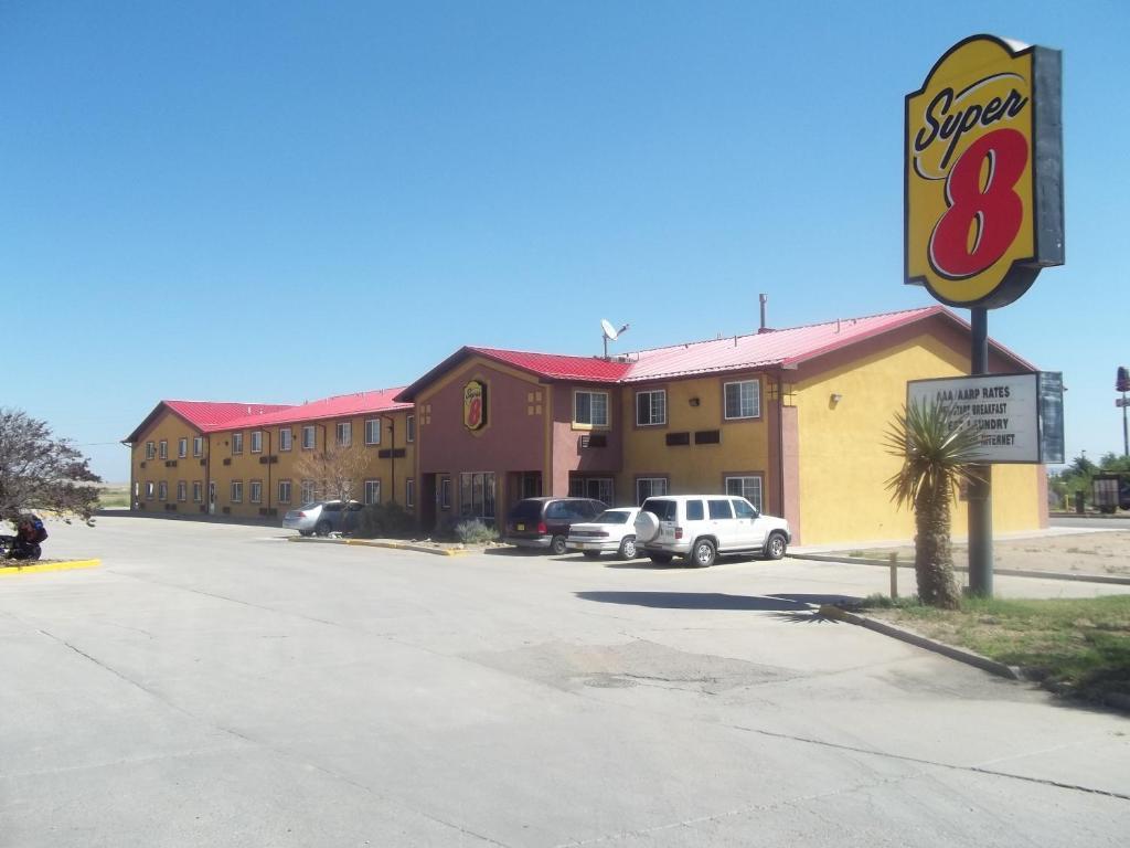Super 8 By Wyndham Moriarty Motel Exterior photo